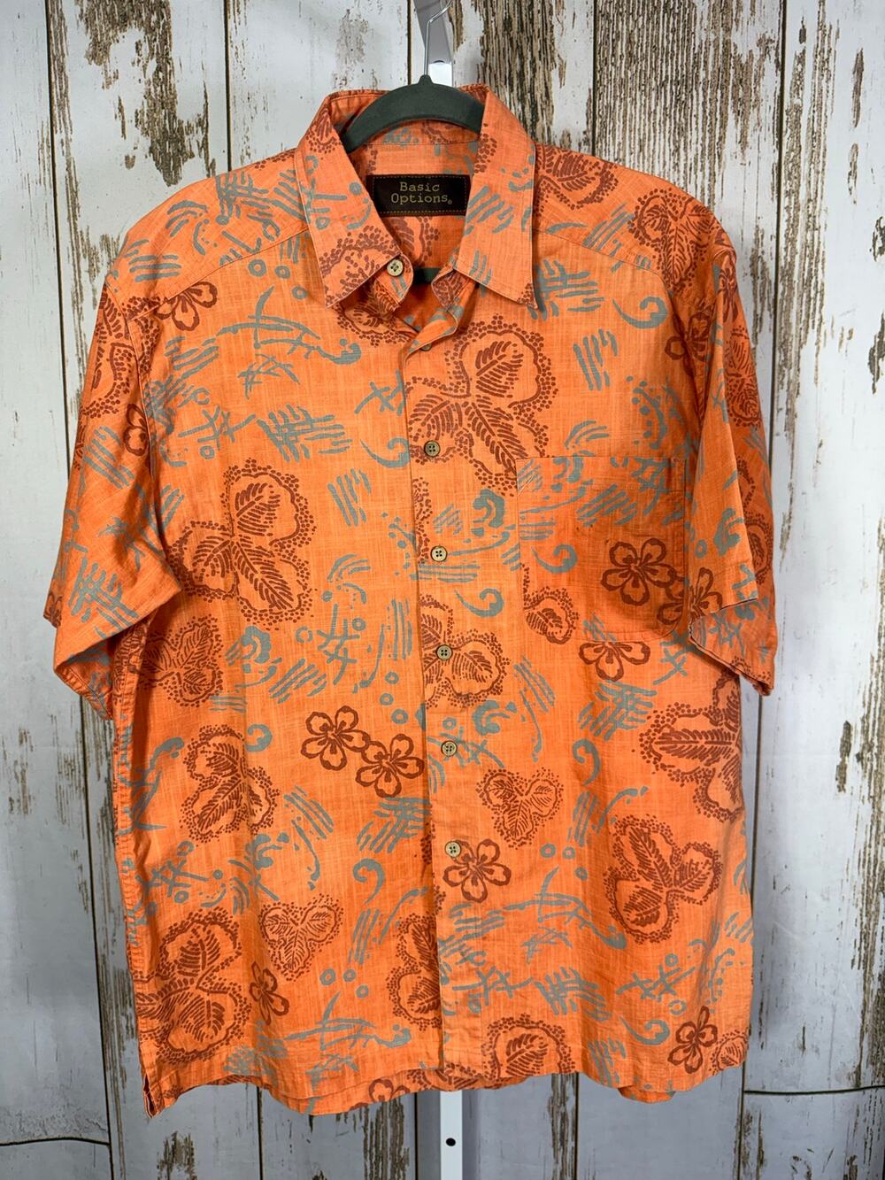 Basic Options, Hawaiian Style Button Up Shirt. Size Large. Excellent condition!